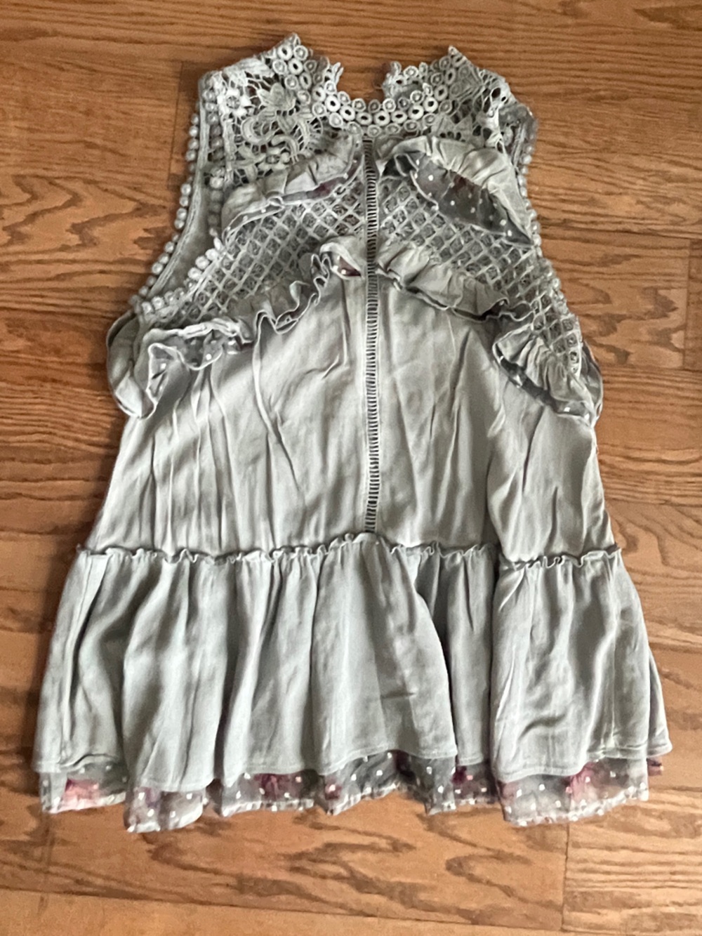 NWOT Pol Lace Ruffle Tank Top in grey Size Medium